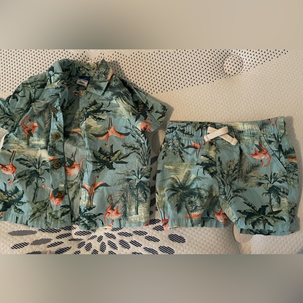 3-6 month old navy matching set.
